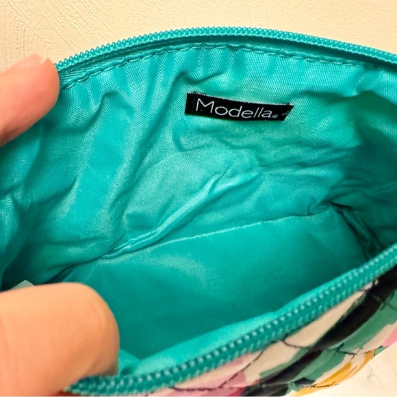 Modella Quilted Floral Cosmetic Bag LNC - Picture 4 of 6